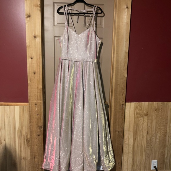 Prom dress - Picture 3 of 7